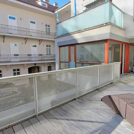 Auriapartments Karlin 2kk S Terasou A Parkovanim * 프라하