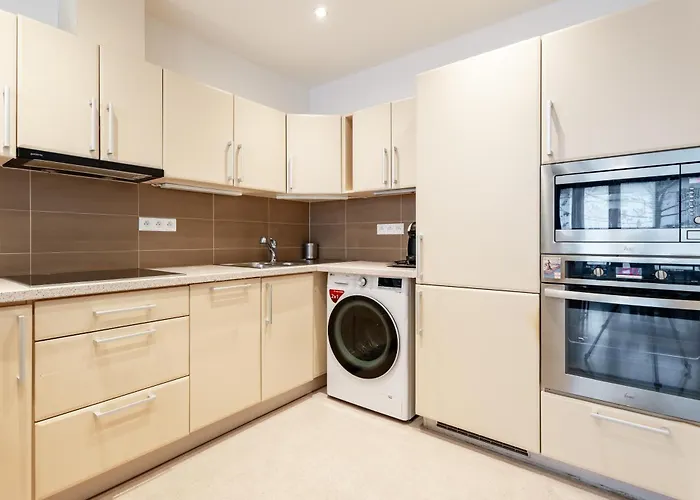 Auriapartments Karlín 2kk S Terasou A Parkováním